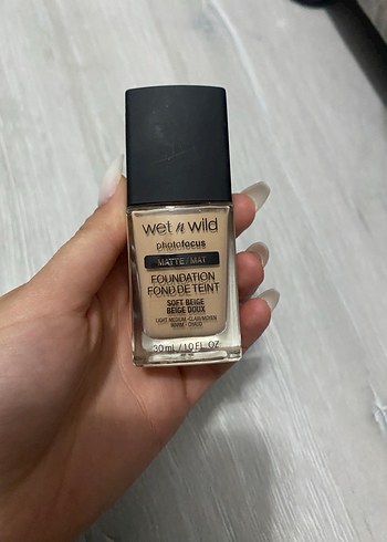 Wet n Wild Mat Fondöten Soft Beige - Görsel 3