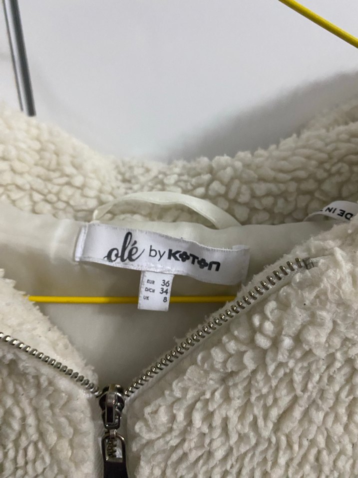 Krem renk peluş ceket - Görsel 3