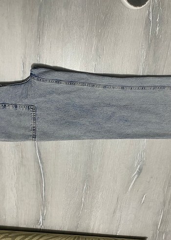 Düğmeli eskitmeli düz kesim kadın jean - Görsel 3