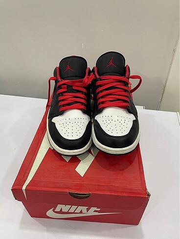 Air Jordan 1 low