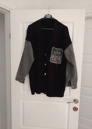 Gri Kollu Siyah Düğmeli Denim Ceket - Görsel 2