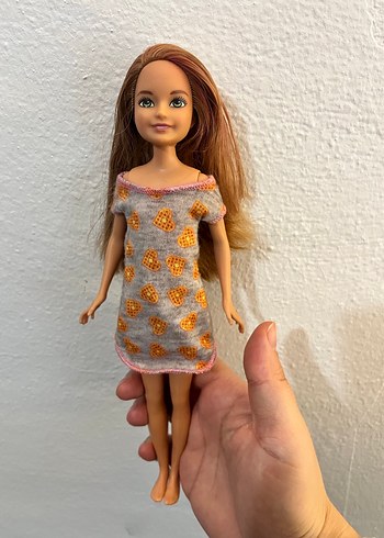 Gri Üzerinde Turuncu Desenli Bebek - Görsel 5