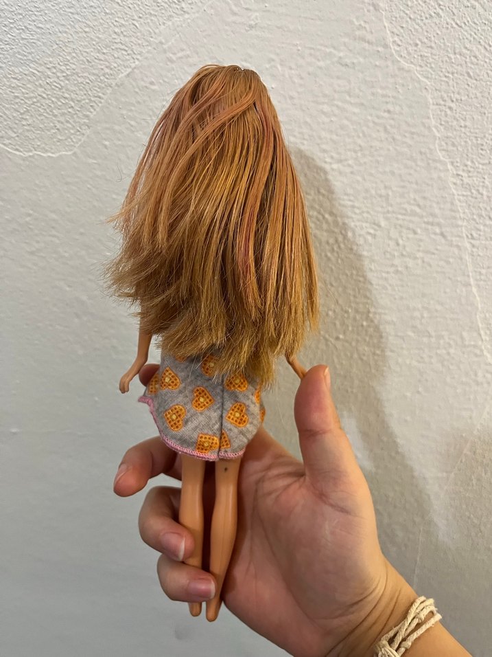 Gri Üzerinde Turuncu Desenli Bebek - Görsel 4