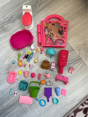 Barbie aksesuarları