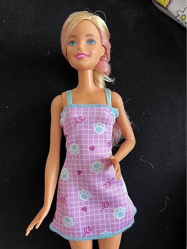 Barbie bebek