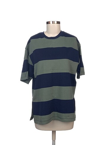 Oysho T-shirt %70 İndirimli.