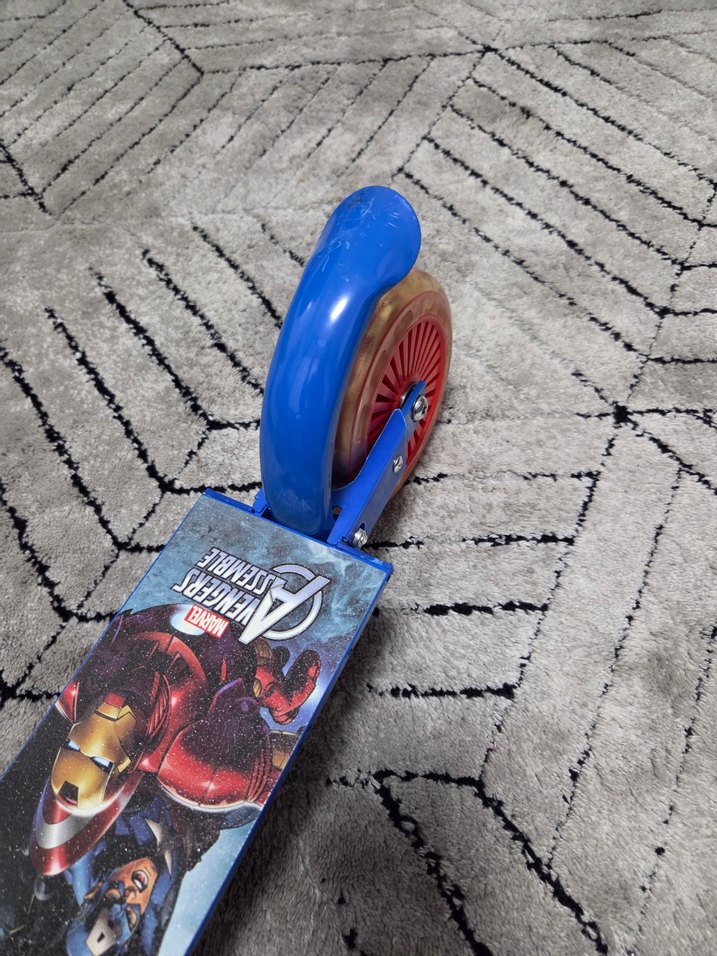 Renkli 2 Tekerlekli Katlanabilir Çocuk Scooter - Görsel 4