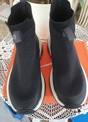 Zara 33 numara kızı çok 