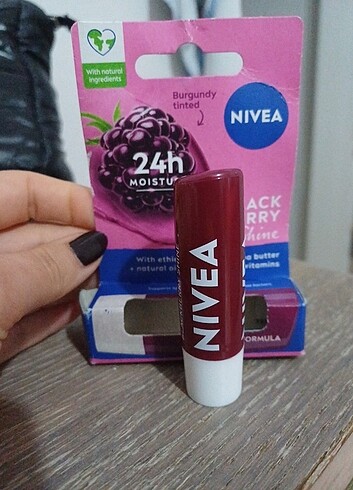 Nivea blackberry dudak balmı 