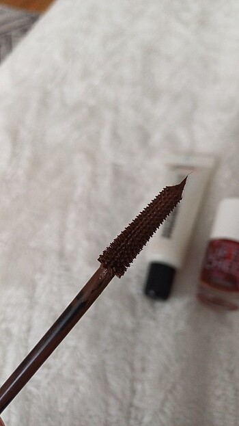 Essence Maskara, baz ve tint