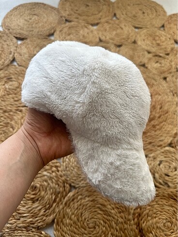 Peluş şapka