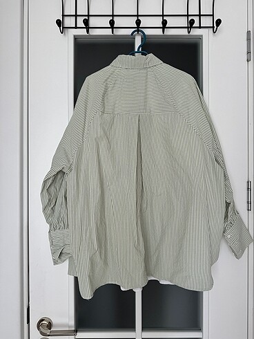 l Beden M/L Beden çizgili yeşil oversize gömlek