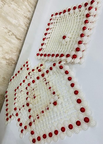 Kırmızı Boncuklu El Örgüsü Masa Örtüsü - Görsel 4