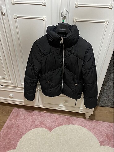 BERSHKA Mont