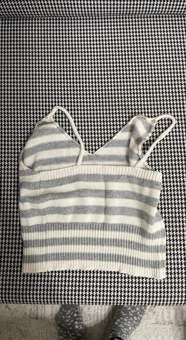 Gri Çizgili İnce Askılı Örgü Süveter - Görsel 2