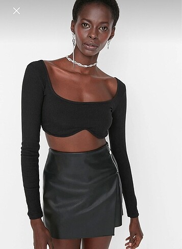 Siyah crop