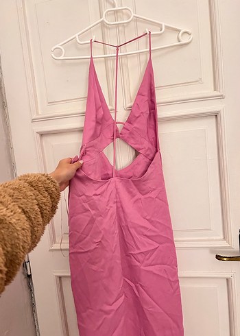 BERSHKA sırt dekolteli saten elbise - Görsel 2