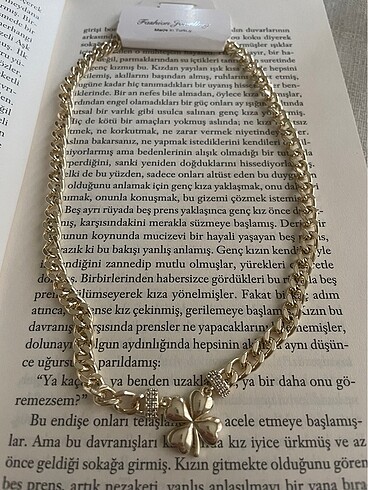 Tasarımcı Yonca uçlu çelik kolye