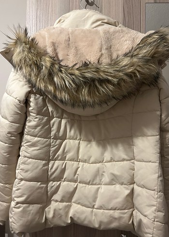 Kürk Detaylı Beyaz Kadın Kışlık Mont - Görsel 3