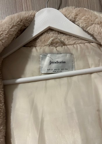 Kürk Detaylı Beyaz Kadın Kışlık Mont - Görsel 2