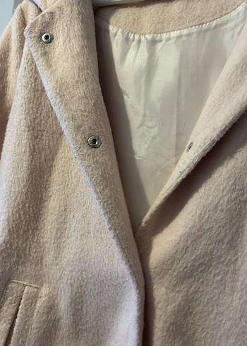 Bej Düğmeli Kapüşonlu Kaban - Görsel 4