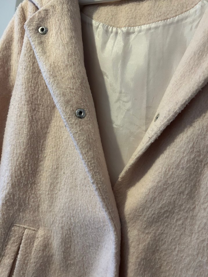 Bej Düğmeli Kapüşonlu Kaban - Görsel 4