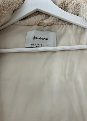 Stradivarius Kürklü Kapüşonlu Beyaz Kadın Kış Montu - Görsel 2