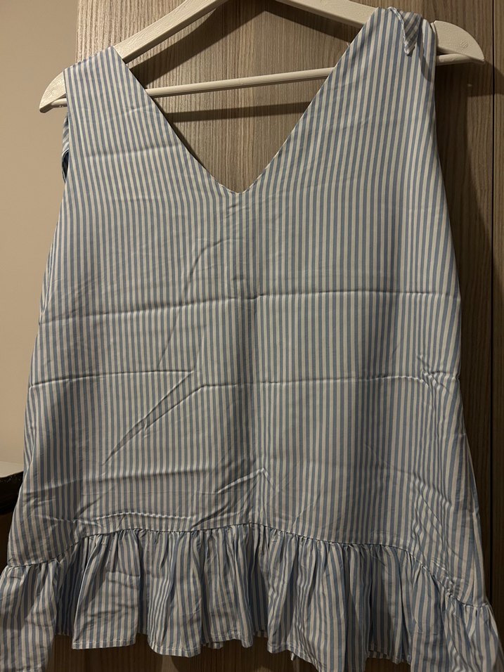 Mavi Çizgili Kolsuz V Yaka Bluz - Görsel 2