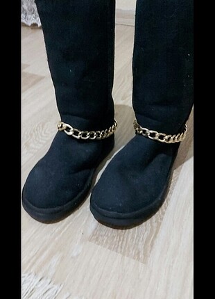 Ugg O ugg bot