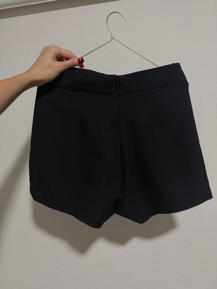 Düğmeli Siyah Mini Şort Etek - Görsel 3