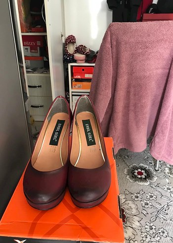 Bordo Dolgu Topuklu Ayakkabı - Görsel 2
