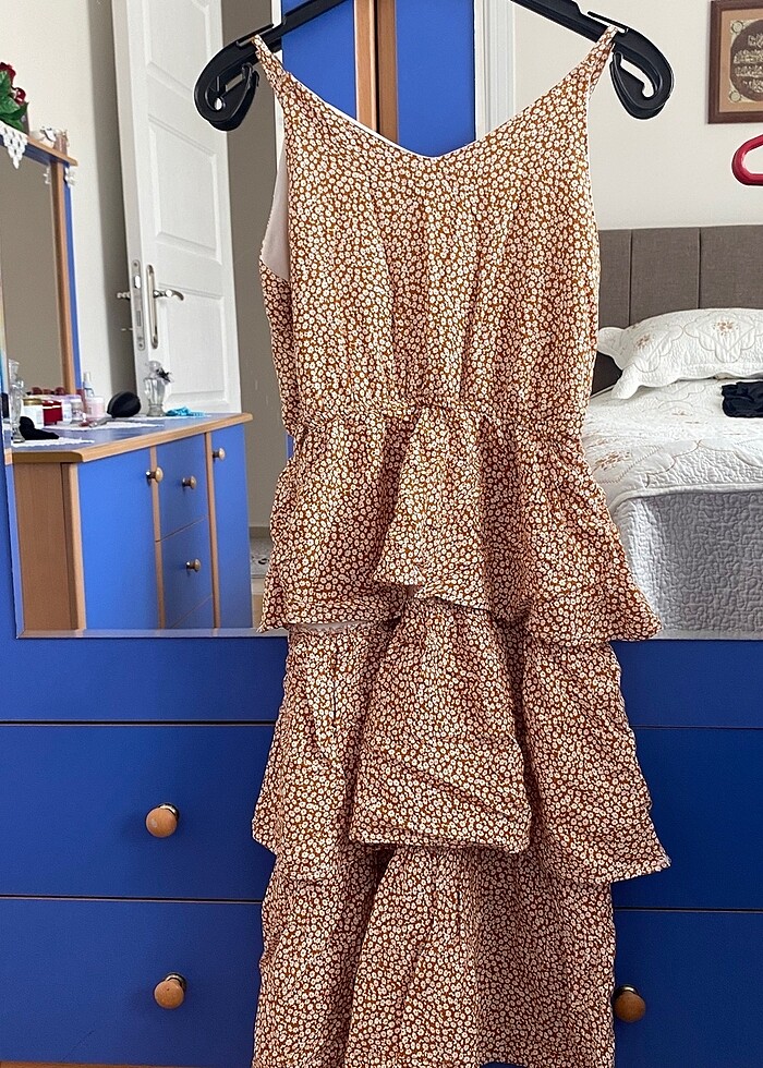 Çiçekli Askılı Elbise - Görsel 2