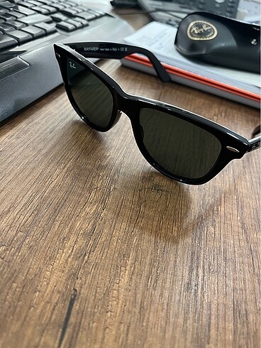 Beden Rayban Wayfarer