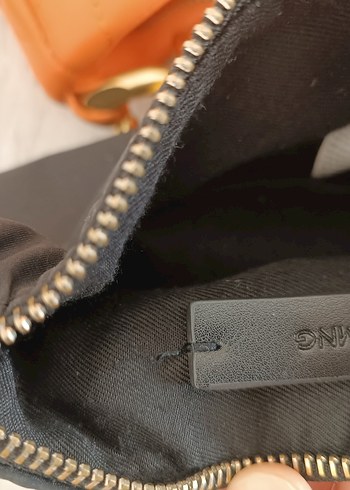 Zincir Detaylı Siyah Yılan Desenli Deri Çanta - Görsel 2