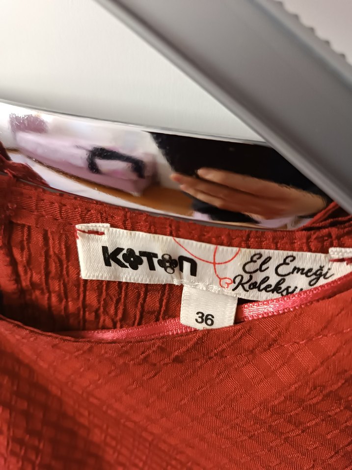 Kırmızı Fırfırlı Uzun Kollu Bluz - Görsel 3