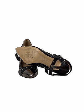 38 Beden siyah Renk Zımba detaylı topuklu ayakkabı