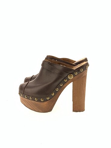 Chanel Terlik %70 İndirimli.