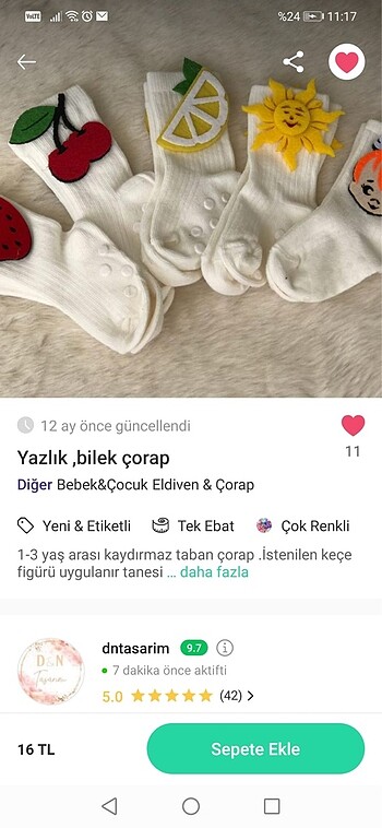 Diğer İki çift çorap bir elbise