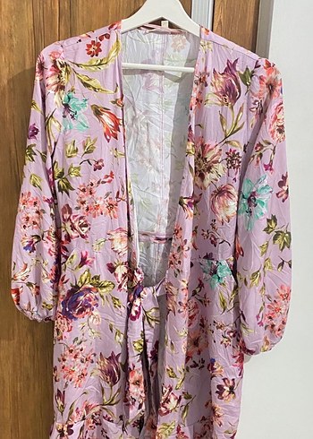 Uzun, bol kesim, mor çiçekli kimono - Görsel 3