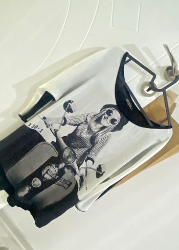 Gri Baskılı Kadın Biker Tişört - Görsel 3