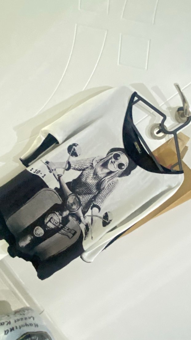 Gri Baskılı Kadın Biker Tişört - Görsel 3