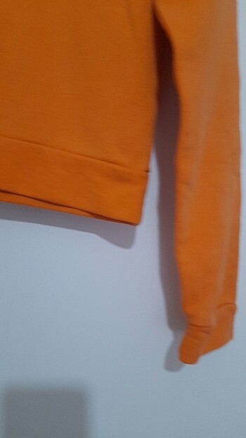 l Beden turuncu Renk Kapşonlu kısa sweatshirt en 47 boy 50 cm