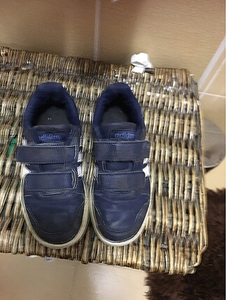 Çocuk Adidas ayakkabı