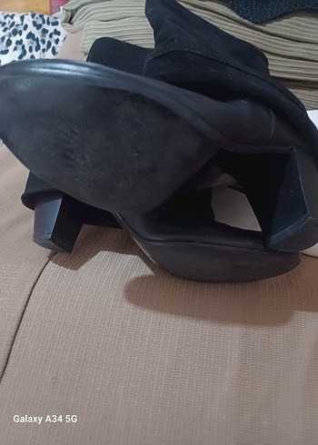 Siyah Süet Stiletto Topuklu Kadın Bot - Görsel 2