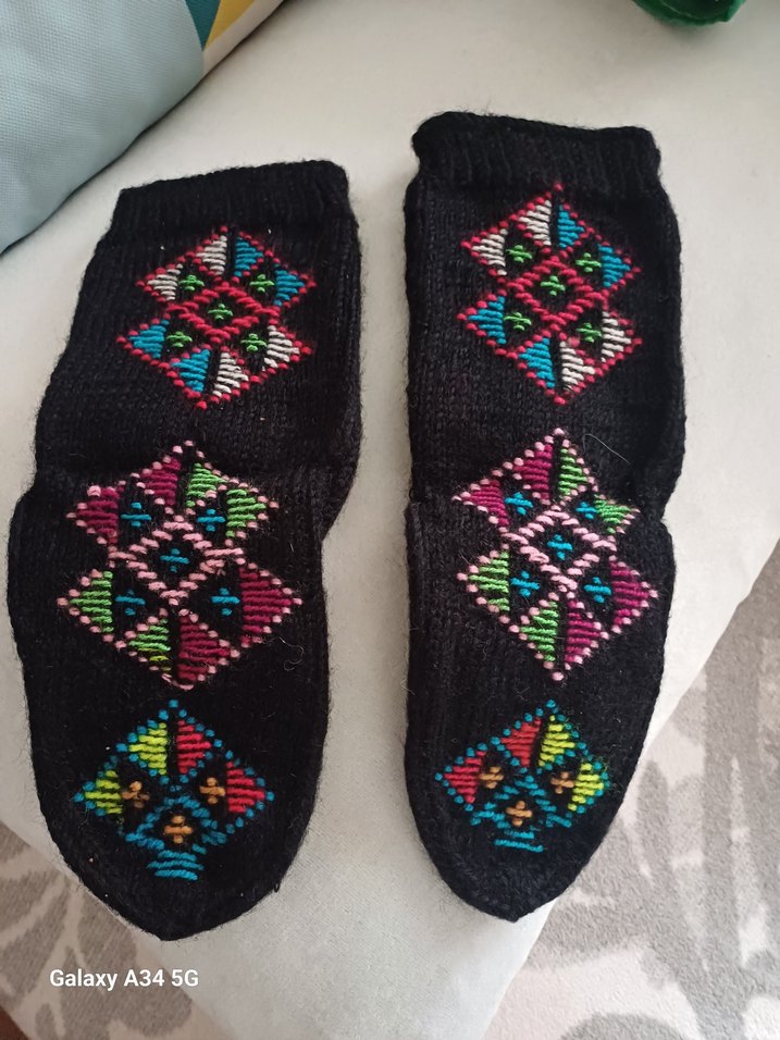 Nakışlı Örgü Kadın patiği - Görsel 2