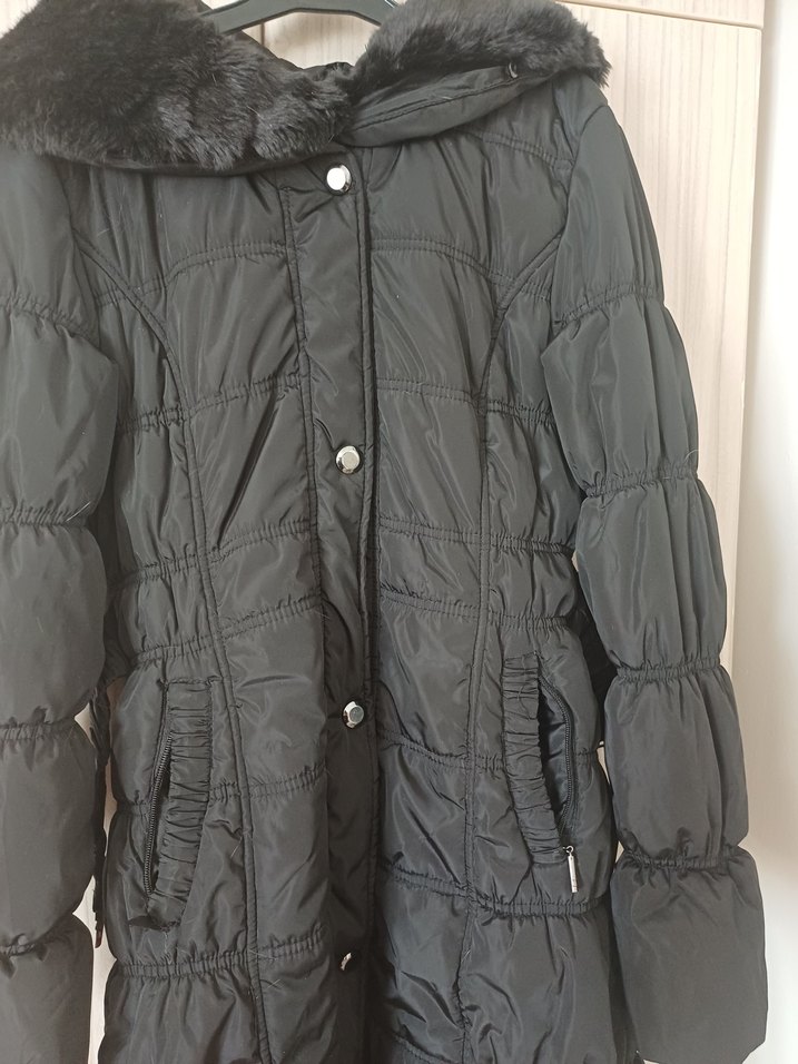 Kürklü Siyah Uzun Kadın Kışlık kaban - Görsel 3