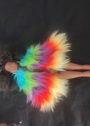 Barbie Renkli Kürklü Çok Renkli Bebek