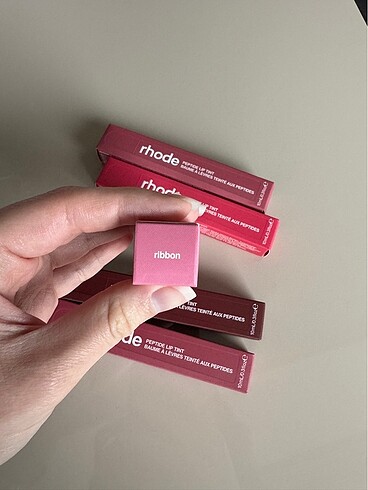 Diğer Rhode Lip Tint Ribbon rengi
