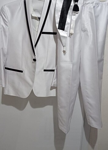 Beyaz Takım Elbise