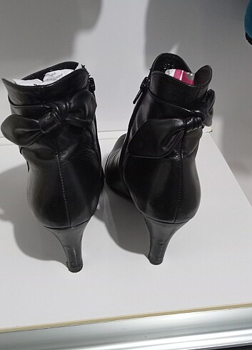 38 Beden Ninewest bot